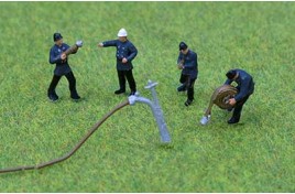 Fire Crew x 4 with Hoses 1950/1960s Painted OO Scale 